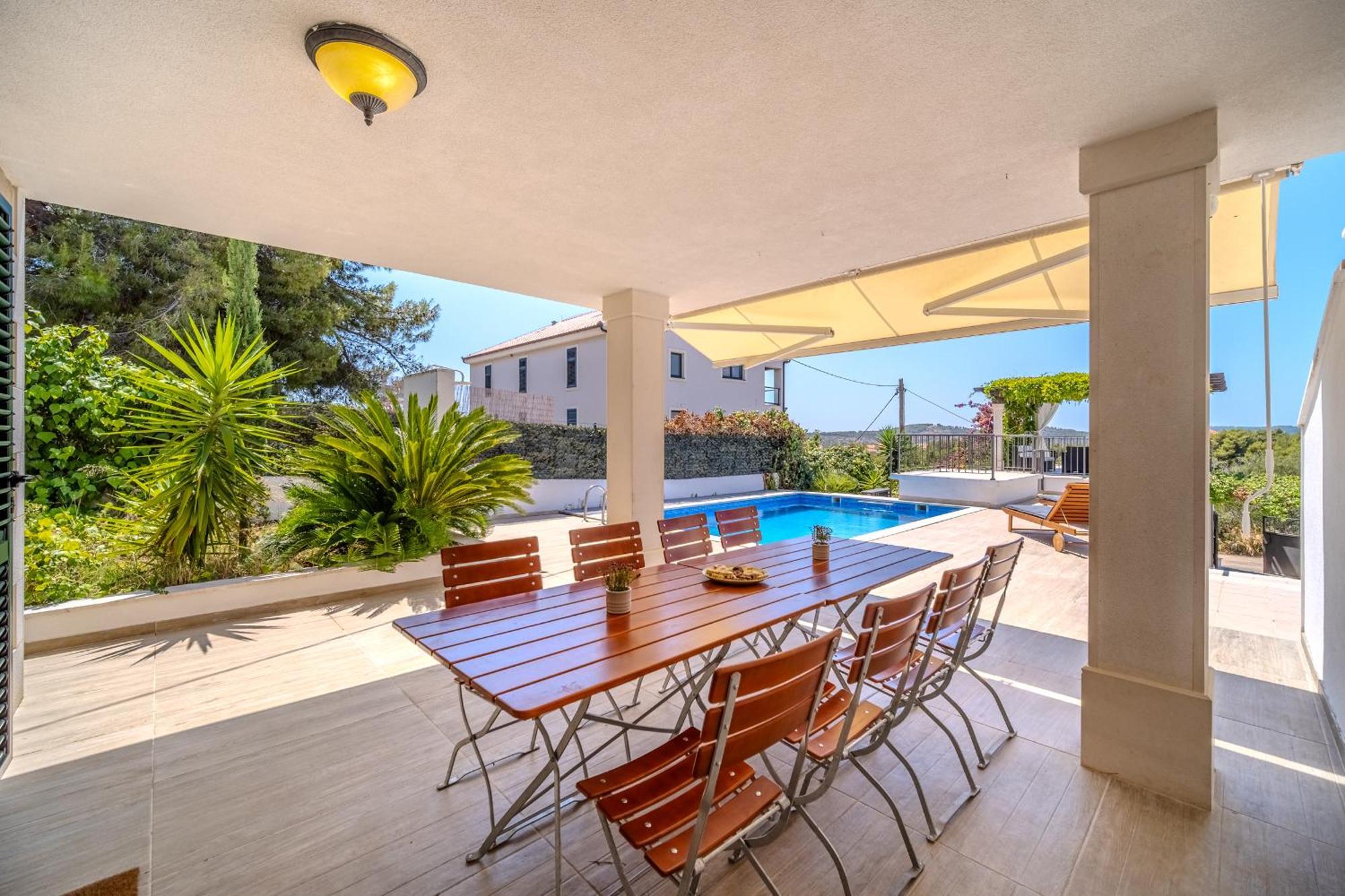 Villa Julia With Heated Pool, Ideal For Large Groups ミルナ エクステリア 写真