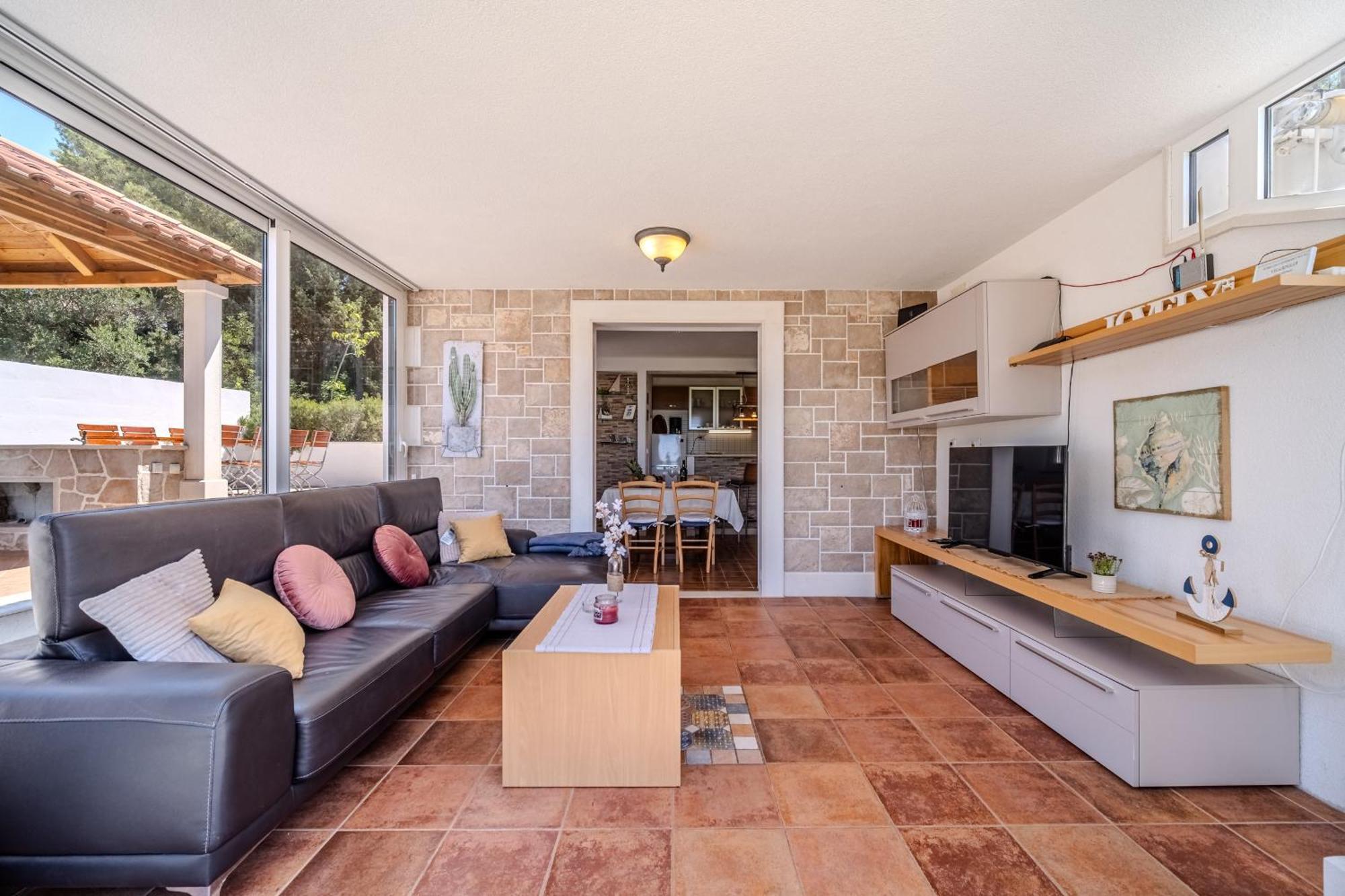 Villa Julia With Heated Pool, Ideal For Large Groups ミルナ エクステリア 写真